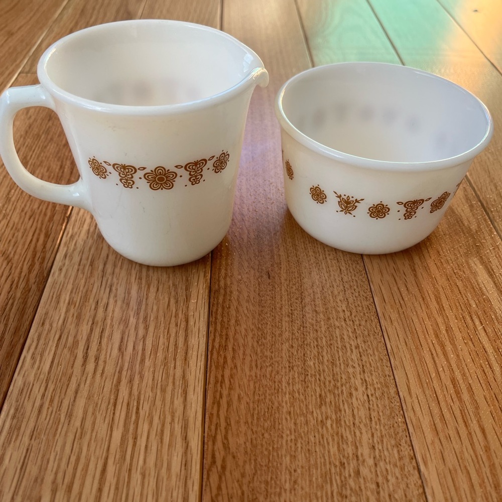 Pyrex golden butterfly cream and sugar